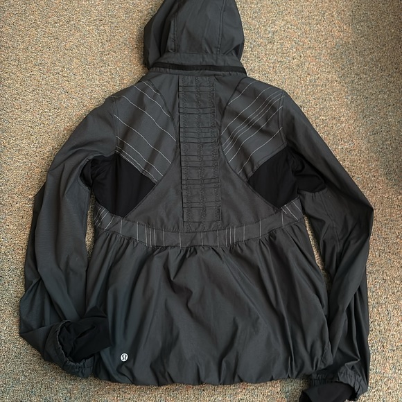 Lululemon hooded jacket with detailing - Picture 4 of 6